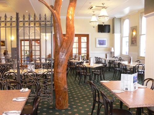 The Yarrawonga Hotel