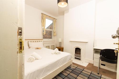 Lovely Private Rooms near MCR Centre - Selstead Road
