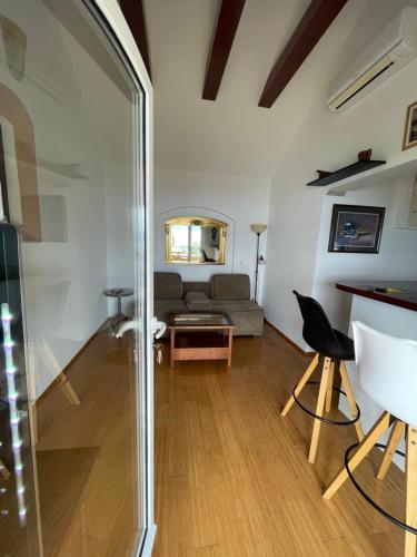 Apartments Perojevic – Omis, MD