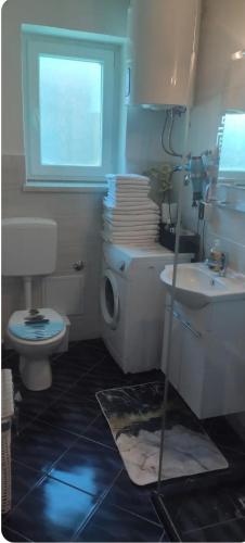 Apartment image 10