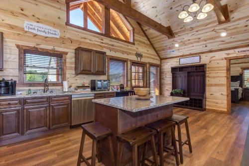 Serenity Mountain Pool Lodge cabin