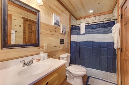Serenity Mountain Pool Lodge cabin
