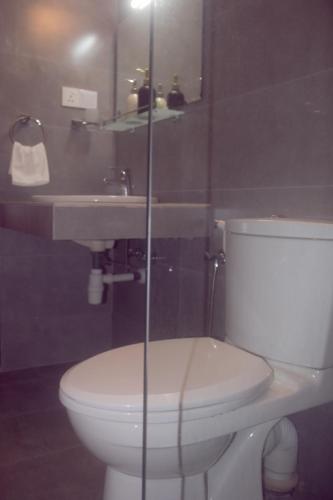 The Motel One - Colombo Border - image 9