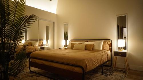 New York Style Home 10 Minutes To SNA & Disneyland in Santa Ana, USA