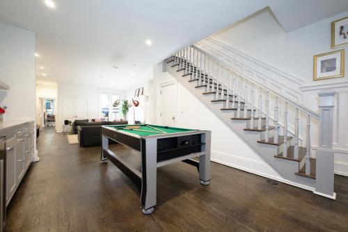 Massive Multi-Million Dollar Home with Private Rooftop l Fashion House l in New York, USA