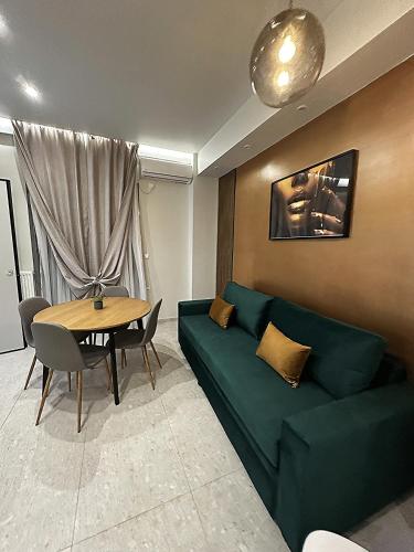 Smart Lux Apartment A - Tap to explore photos