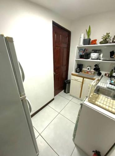 Estrategico Aeropuerto Mini Apto 1 No parqueo in Desamparados