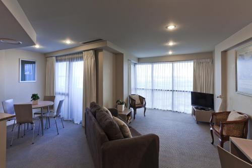 The Chancellor on Hobson near Auckland Harbour Híd