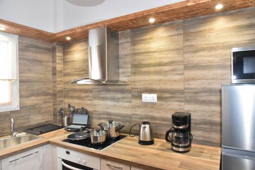 F K Apartments - image 3
