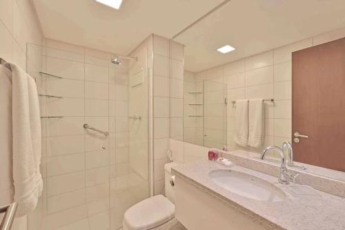 Deluxe Suite with Sea View image 5