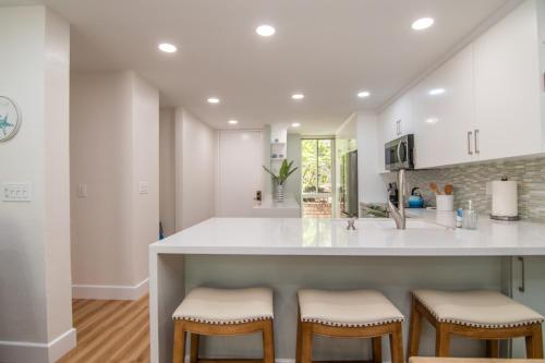 A-13 Belle Terre Cottage in Oceanside, USA