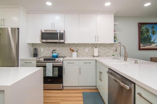A-13 Belle Terre Cottage in Oceanside, USA