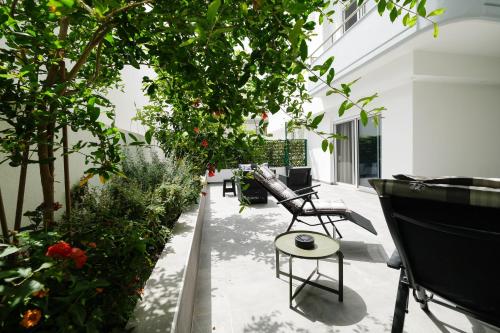 Rhodes Retreat: Modern Comfort in Serene Luxury 2
