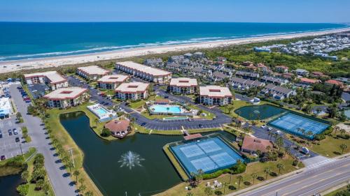 Beach Dreaming - FREE Activities Included-Oceanside-Resort Amenities condo in Coquina Gables, USA