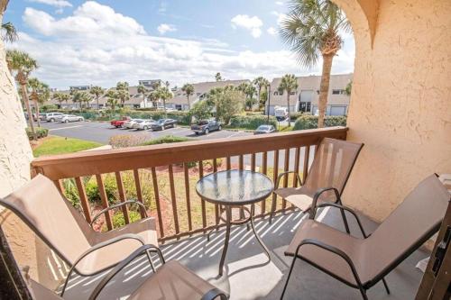 Beach Dreaming - FREE Activities Included-Oceanside-Resort Amenities condo in Coquina Gables, USA