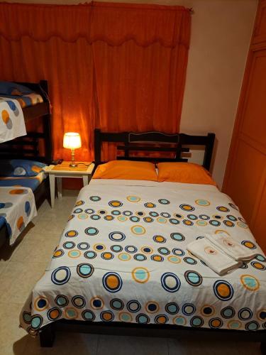 1 double bed, 1 bunk bed