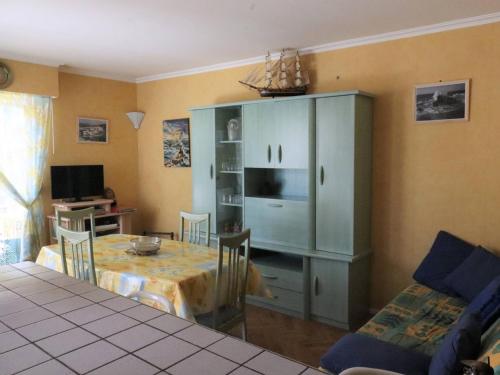 Apartment image 10