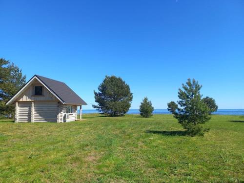 . Lakefront Lodge