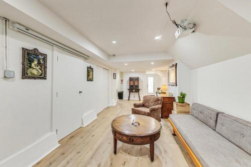 Facilities, Gorgeous 4br2ba Home Near Ocean Beach near San Francisco Zoo