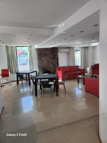 One-Bedroom Apartment image 2