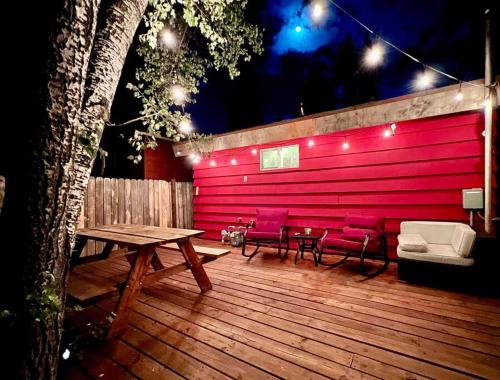 Private hot tub deck pets WiFi The Little Red Box in Big Bear City, USA