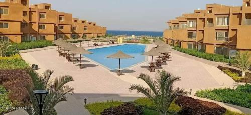 Alsokhna gateway in 埃因苏赫纳