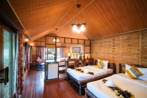 Nangyuan Island Dive Resort in Koh Nang Yuan