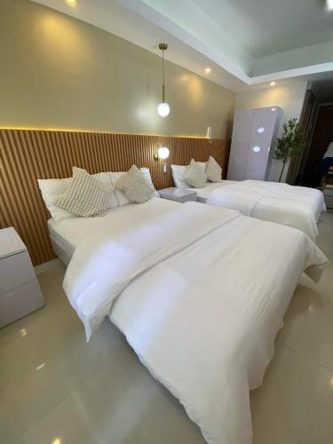 Shore 3 Residences Authentic Japanese-Style Bedroom with Pool View - MOA Complex, Manila