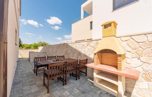 Viesnīcas āriene, Gorgeous Apartment In Mandre With Wifi in Mandre (Kolan)