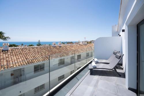 Vedere, The Orange House Boutique Hotel and Upstairs Rooftop Bar Center of La Cala de Mijas 100m from the Be in Mijas