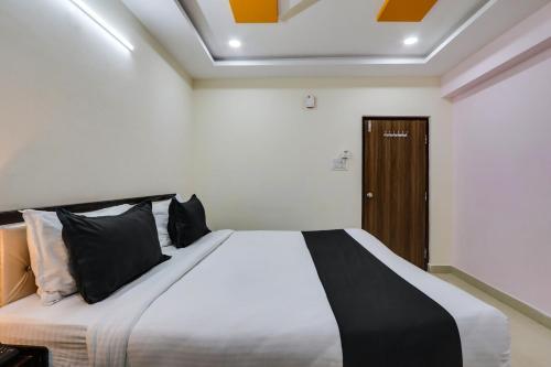 Collection O Bhagyalakshmi Suites