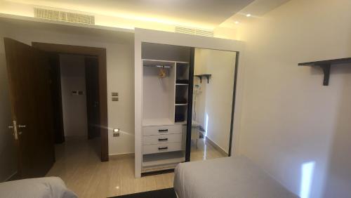 Amazing new apartment in the middle of Amman - image 8