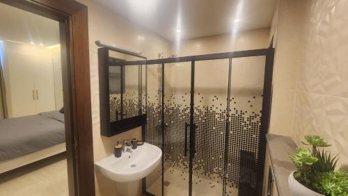 Amazing new apartment in the middle of Amman - image 12