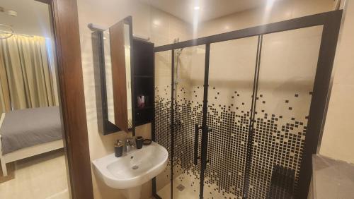 Amazing new apartment in the middle of Amman - image 14