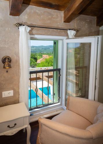 Skats, Villa Cavalleria Rusticana with heated pool and vineyard in Blizna Gornja
