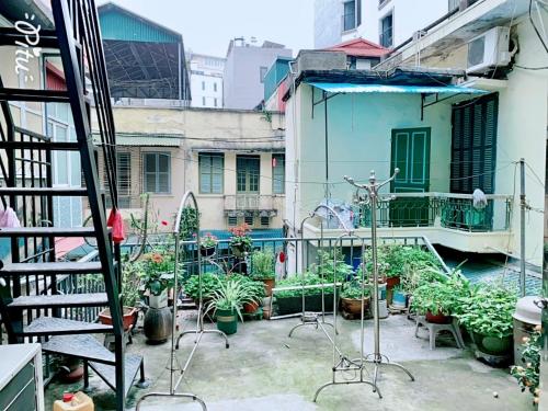 Homestay with Large bed,  balcony private bathroom - 발코니/테라스