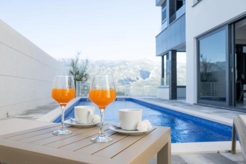 Villa Velebit - luxury apartment steps away from Adriatic Sea, with private pool and stunning views