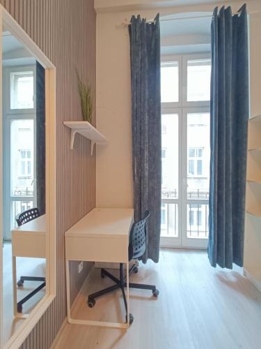 Centrum Fabryczna Rooms in Lodz