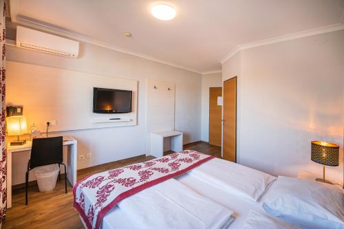 Arion Airport Hotel - image 5