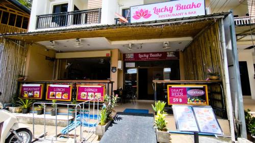 Lucky Patong Inn Hotel - 출입구