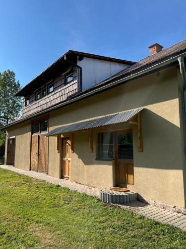 Chata nad Osławą (Chata nad Oslawa) in Wysoczany