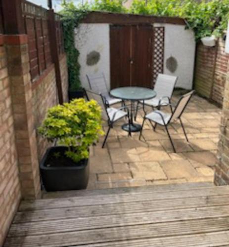 Stamford - 2 bed terrace house