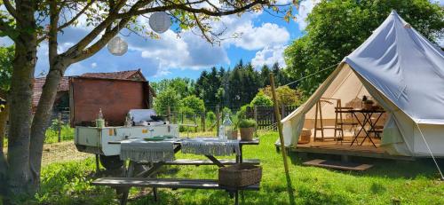 Petit a Petit - gypsy wagons and Bell tents in the Bourgogne 2
