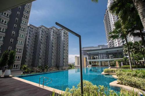V Residence at Sunway Velocity by MY TRIP & MY STAY - image 8