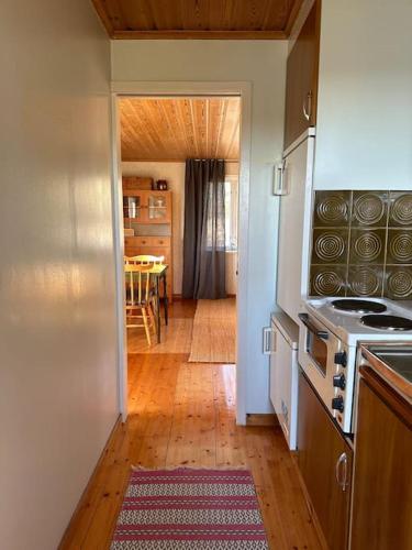 Stuga på Möja-en skärgårdspärla i Kyrkviken (Stuga pa Moja-en skargardsparla i Kyrkviken) in Moja