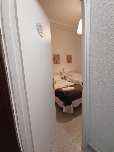 Twin Room with Shared Toilet image 5