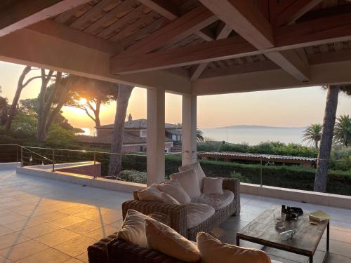 Très belle villa Vue magnifique sur Saint Tropez Grimaud - Location, gîte - Grimaud