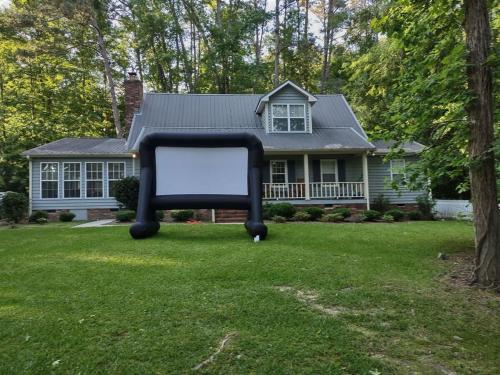 5BR Estate on 7 Acres with Private Pond in North Augusta, Vereinigte Staaten von Amerika