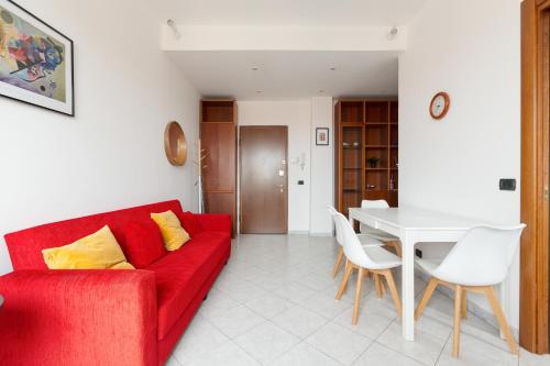 Piazzale Brescia- Cosy Apt with Balcony, Milán