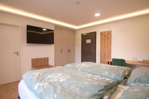 1 queen bed